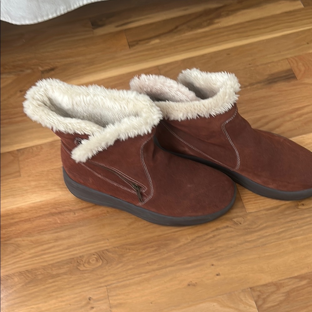 Brown and Cream Winter Boots with Plush Lining